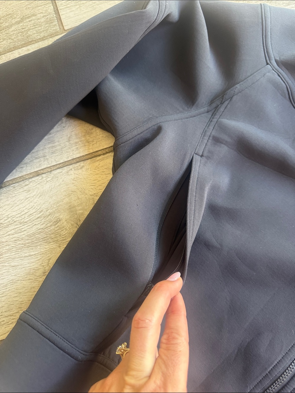 lululemon athletica rogue renegade zip up - Picture 3 of 7